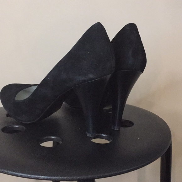 Jones New York Black Heels - Picture 3 of 4